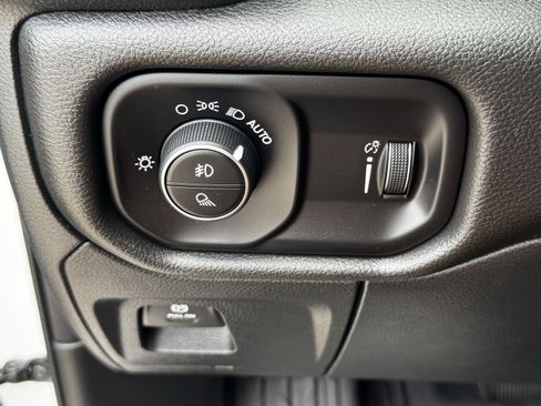 Used 2025 RAM 1500 Big Horn AWD/4WD image 25