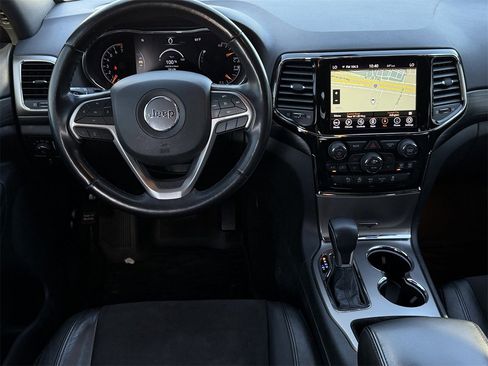 Used 2021 Jeep Grand Cherokee Laredo X image 11