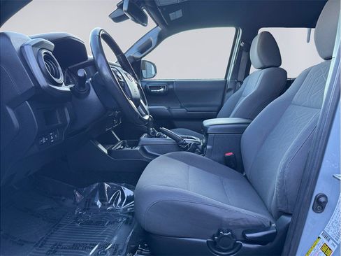 Used 2019 Toyota Tacoma TRD Off-Road w/ Technology Package image 10