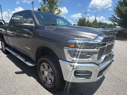 Used 2025 RAM 2500 Big Horn AWD/4WD image 5