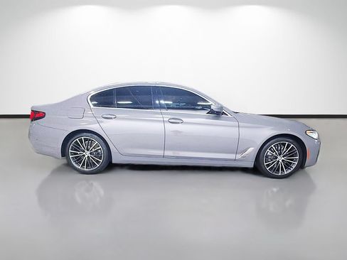 Used 2021 BMW 530i w/ Premium Package RWD image 2