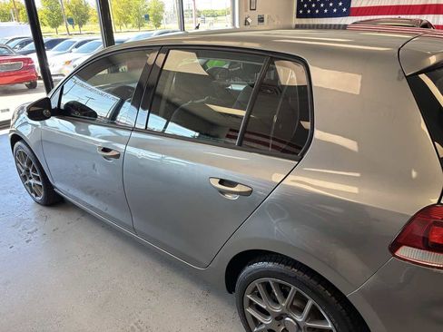 Used 2011 Volkswagen Golf 4-Door image 11