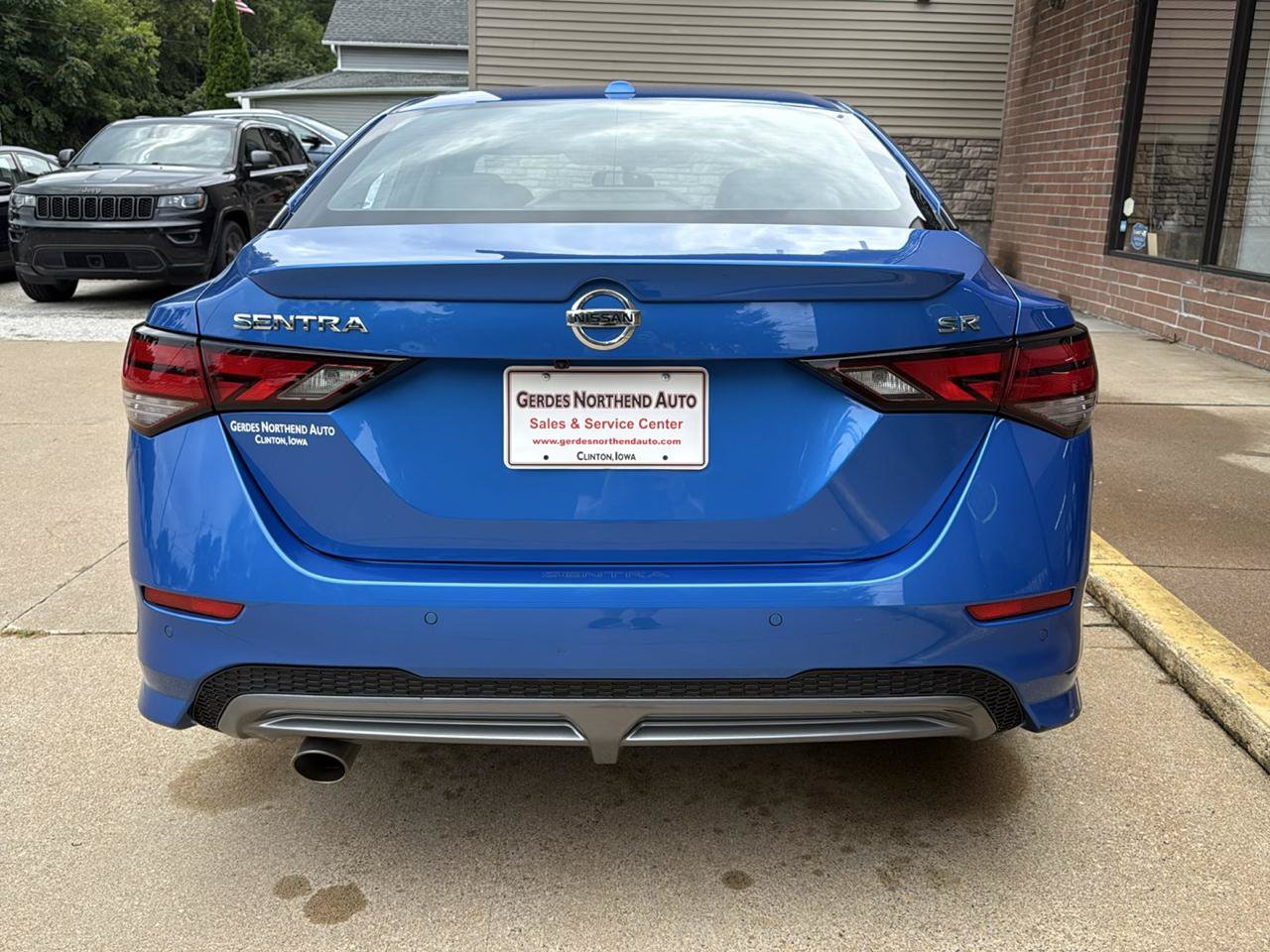 Used 2022 Nissan Sentra SR w/ SR Premium Package FWD image 25