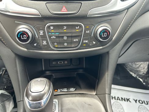Used 2019 Chevrolet Equinox Premier image 17