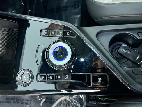 Certified 2023 Kia Niro Wave image 19