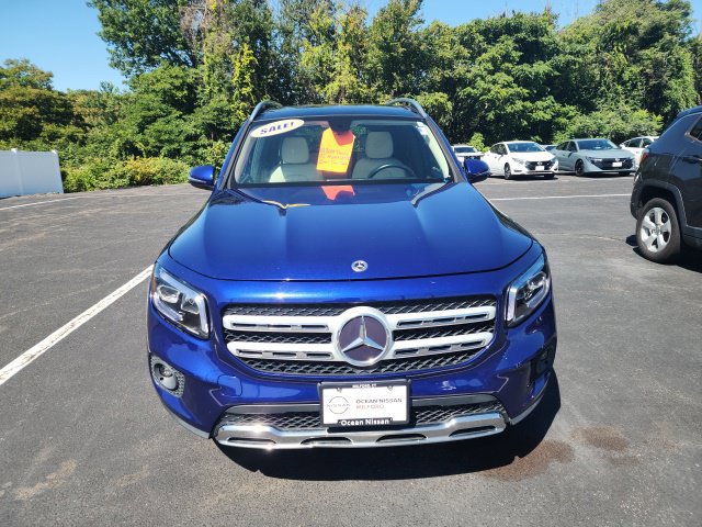 Used 2022 Mercedes-Benz GLB 250 4MATIC w/ Premium Package Lite image 3