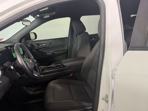 Used 2025 Chevrolet Equinox LT image 20