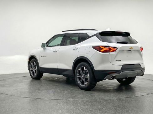 Used 2025 Chevrolet Blazer LT FWD image 6