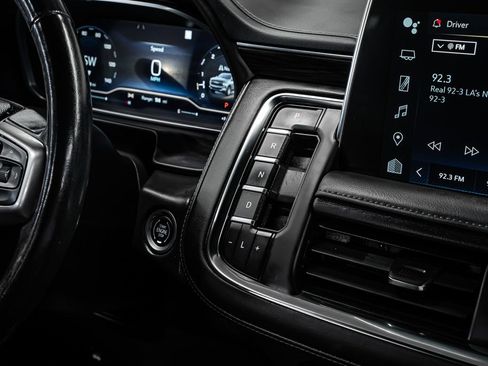Used 2022 Chevrolet Tahoe Z71 w/ Luxury Package AWD/4WD image 26