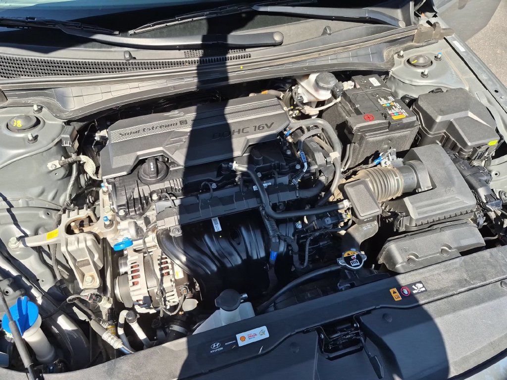 Used 2025 Hyundai Elantra SEL FWD image 35