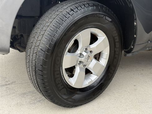 Used 2013 Nissan Xterra S image 17