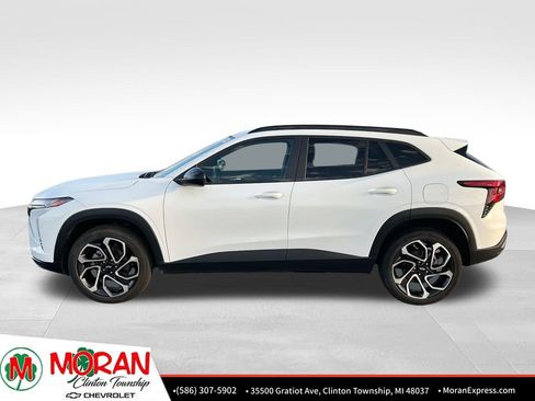 Certified 2024 Chevrolet Trax RS image 3