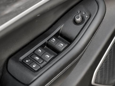 Used 2022 Jeep Grand Cherokee L Limited image 58