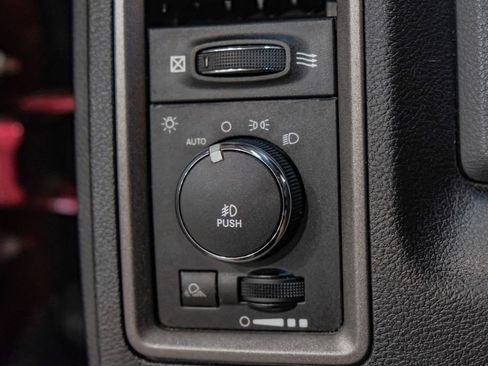 Used 2013 RAM 1500 Express image 26