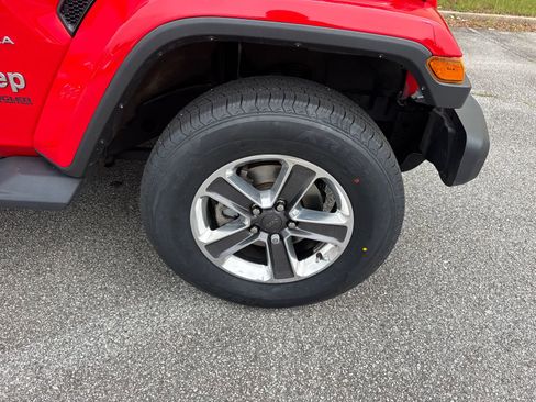 Used 2021 Jeep Wrangler Unlimited Sahara w/ Uconnect 4C Nav & Sound Group AWD/4WD image 12