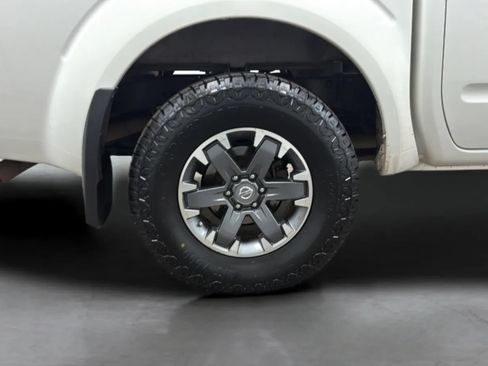 Used 2018 Nissan Frontier PRO-4X AWD/4WD image 26