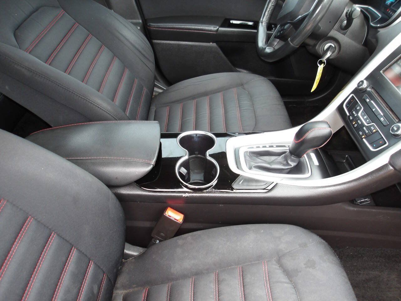 Used 2016 Ford Fusion SE FWD image 20