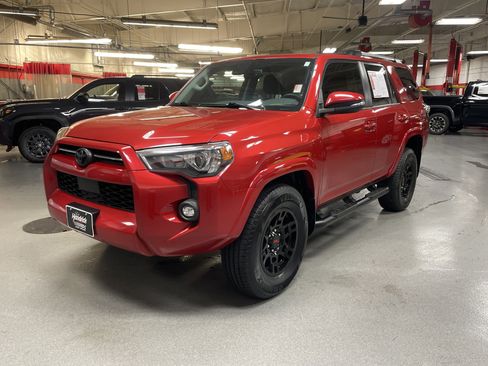 Used 2022 Toyota 4Runner SR5 Premium w/ Moonroof Package image 5