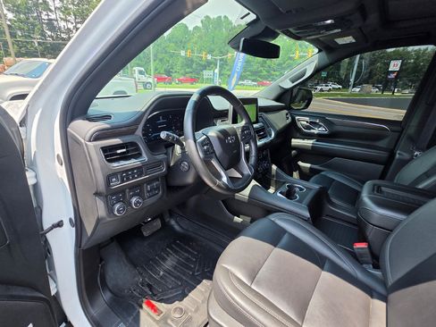 Used 2024 Chevrolet Suburban Z71 w/ Off-Road Capability Package AWD/4WD image 6