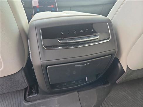 Used 2025 Cadillac Escalade ESV Sport Platinum w/ LPO, ONYX Package image 17