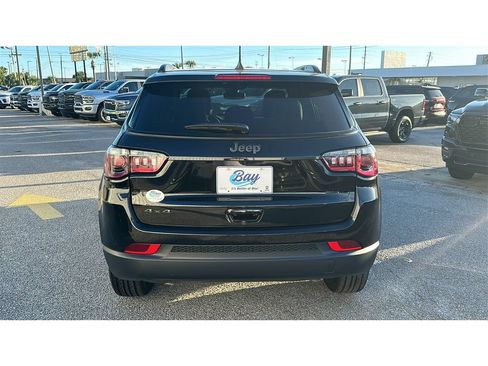 New 2026 Jeep Compass Latitude AWD/4WD image 5