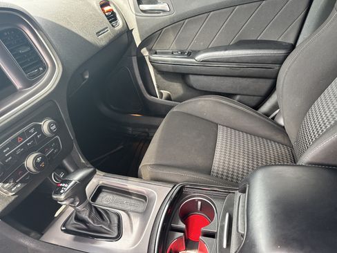 Used 2022 Dodge Charger R/T w/ Blacktop Package RWD image 30