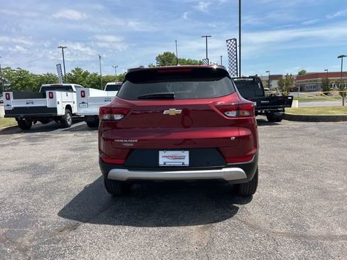 Used 2024 Chevrolet TrailBlazer LT w/ LT Cold Weather Package FWD image 4