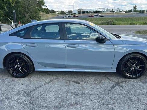 Used 2023 Honda Civic Sport image 2