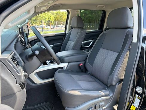 Certified 2023 Nissan Titan SV w/ SV Convenience Package AWD/4WD image 18