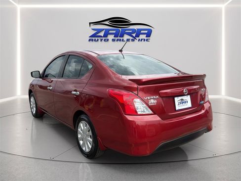 Used 2016 Nissan Versa SV FWD image 5