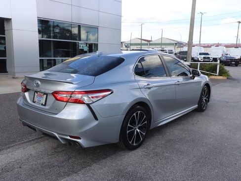 Used 2020 Toyota Camry SE FWD image 13