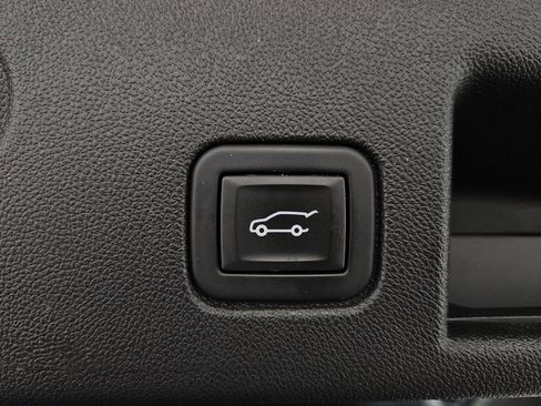 Used 2023 Chevrolet Equinox LT w/ Driver Convenience Package image 29