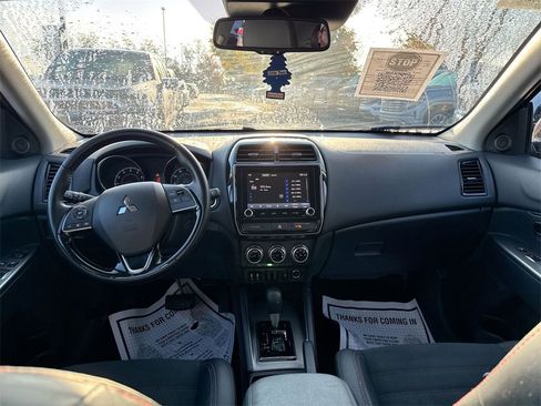 Used 2022 Mitsubishi Outlander Sport SE image 10