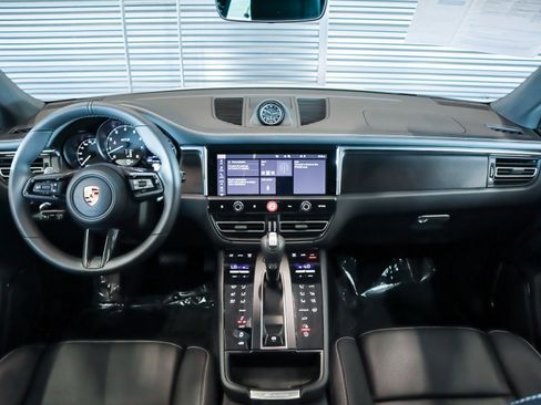 Used 2025 Porsche Macan GTS image 14