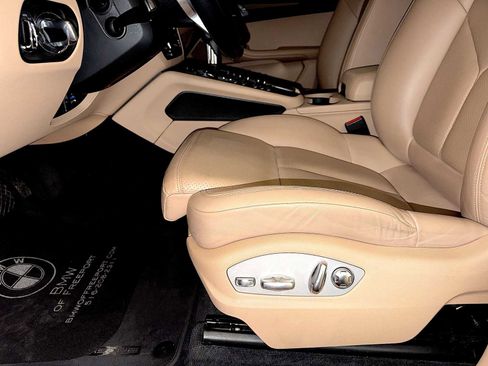 Used 2021 Porsche Macan image 10