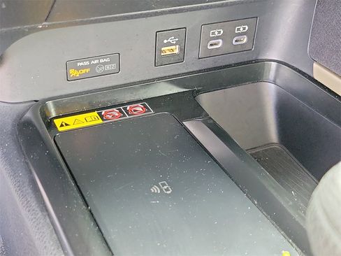 Used 2025 Toyota Camry LE image 30