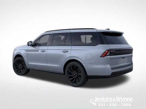 New 2026 Lincoln Navigator Reserve AWD/4WD image 4