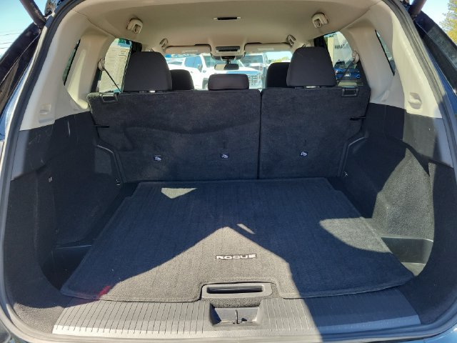 Used 2025 Nissan Rogue SV FWD image 29