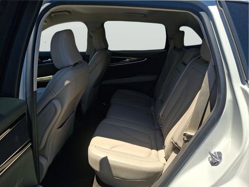 Used 2023 Lincoln Nautilus FWD image 9