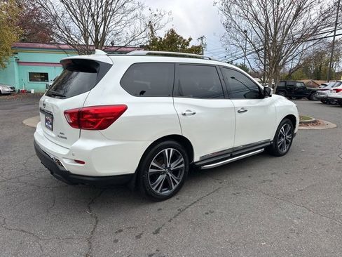 Used 2020 Nissan Pathfinder Platinum image 9