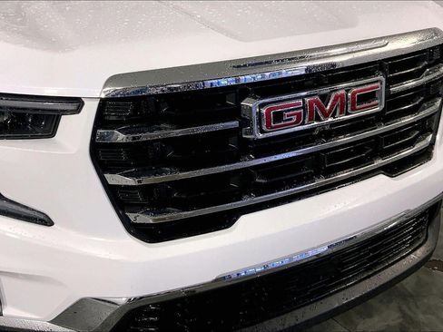 Used 2026 GMC Acadia Elevation w/ Elevation Premium Package FWD image 28