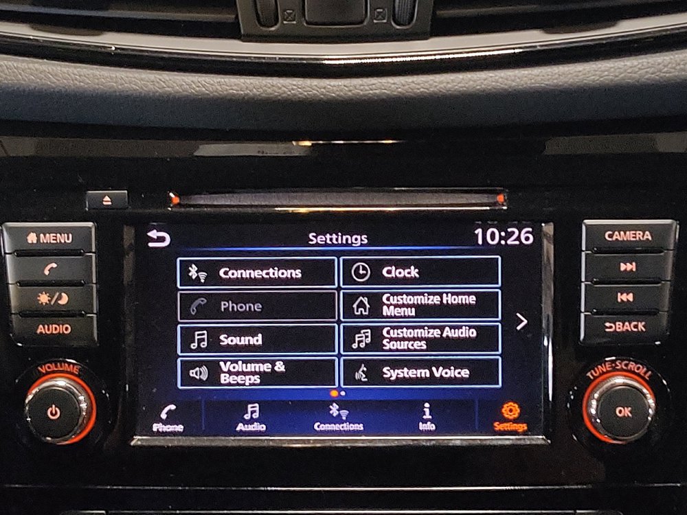 Used 2020 Nissan Rogue SV FWD image 25