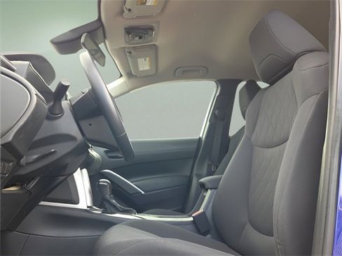 Used 2022 Toyota Corolla Cross LE image 9