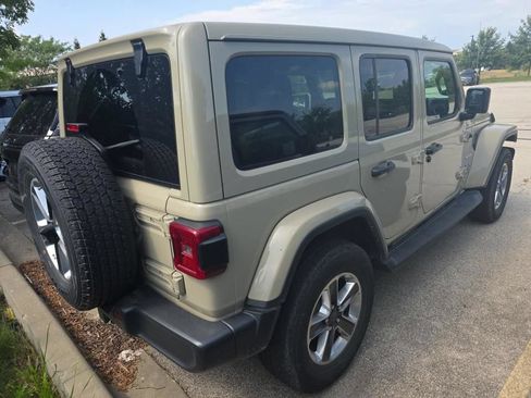 Used 2022 Jeep Wrangler Unlimited Sahara w/ LED Lighting Group AWD/4WD image 3