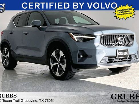 Used 2023 Volvo XC40 B4 Plus w/ Driver Assist Package image 1