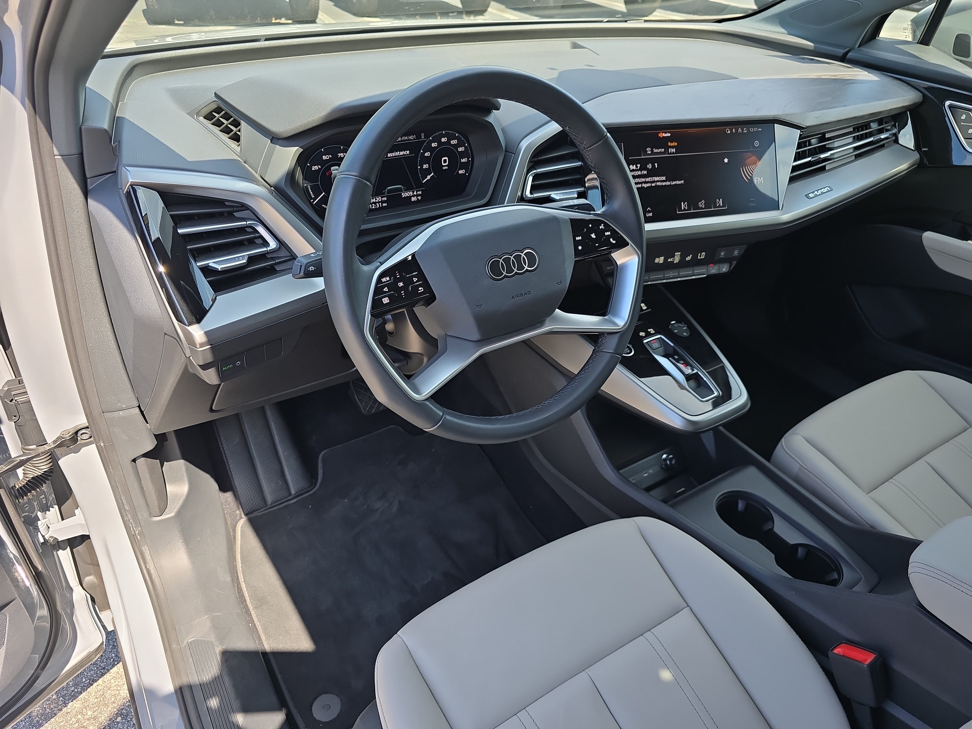 Used 2023 Audi Q4 e-tron Premium w/ Convenience Package AWD/4WD image 16