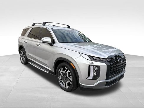 Used 2025 Hyundai Palisade SEL FWD image 3