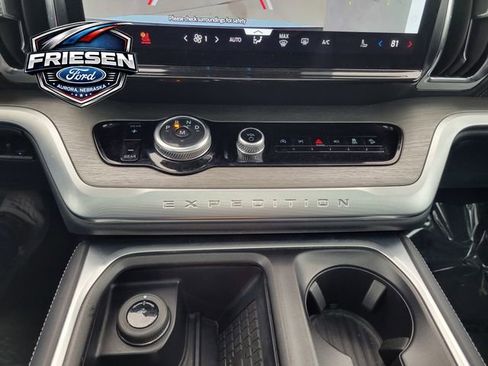 Used 2025 Ford Expedition Max Platinum image 22