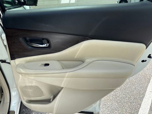 Used 2019 Nissan Murano Platinum w/ Cargo Package image 39