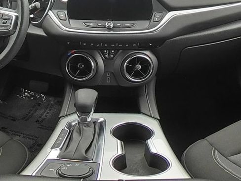Used 2025 Chevrolet Blazer LT FWD image 25